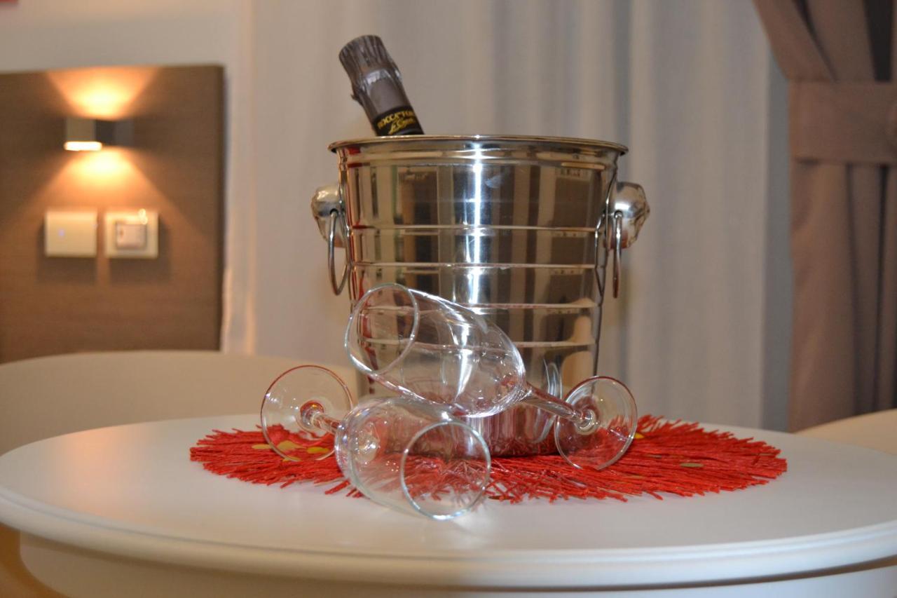 Mecla Suites Νάπολη Εξωτερικό φωτογραφία